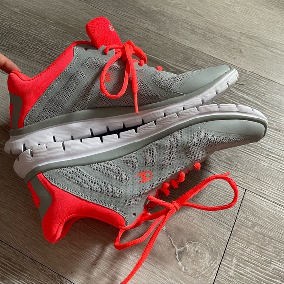 Champion Running Tennis Athletic Sneaker Shoes Lightweight Neon Coral Size 9 - Picture 5 of 7